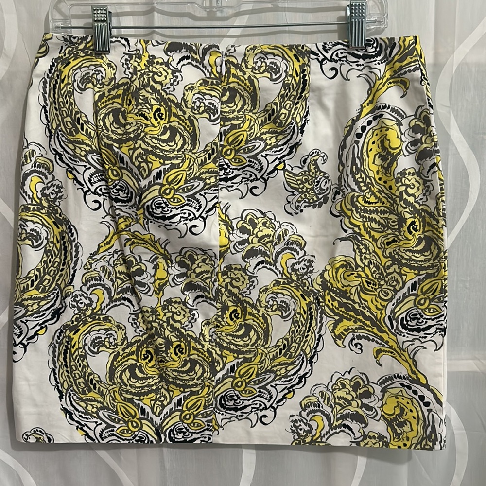 Ann Taylor White & Yellow Print Madison Skirt, Size 8P - Picture 3 of 7
